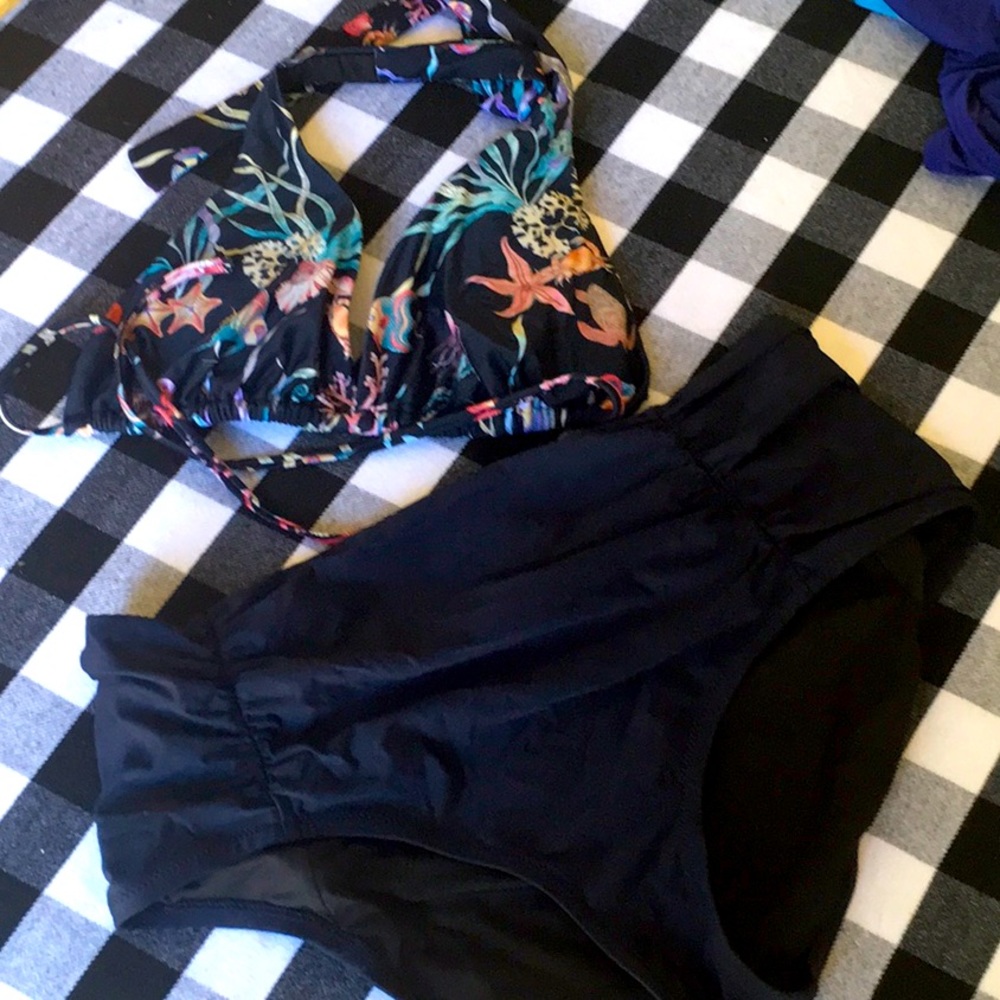 J CREW “Under the Sea” Bikini Top and hipster bottom Size Large